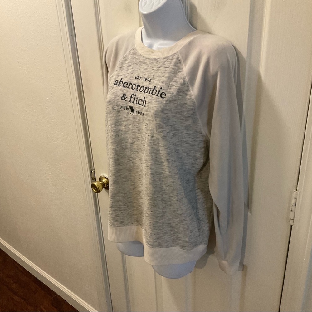 Abercrombie Kids Light Gray Pullover unisex - Picture 2 of 9